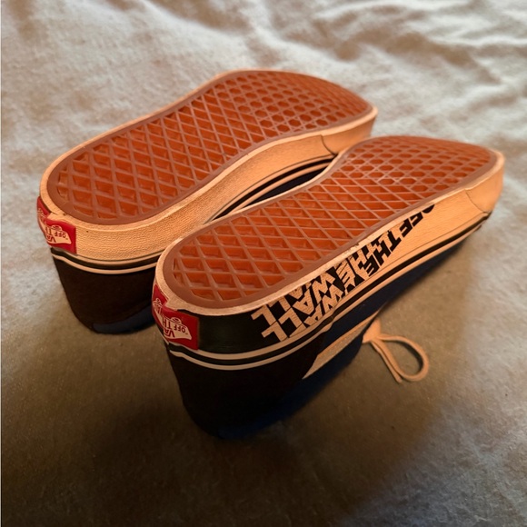 Van’s Off The Wall - Classic Low Top Skate Shoes - Picture 5 of 5